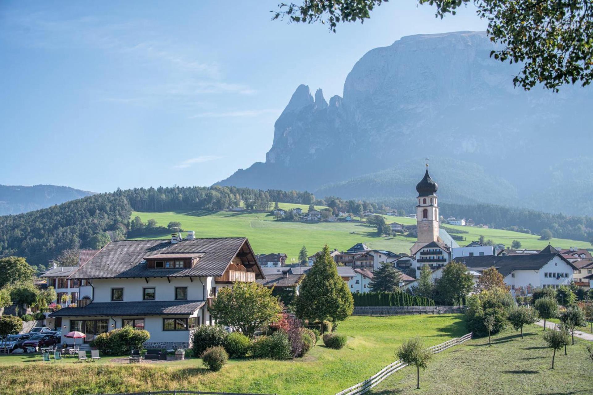 Hubertus Dolomites Aparthotel Fiè Buitenkant foto